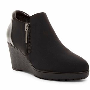 Donald J Pliner wedge boots